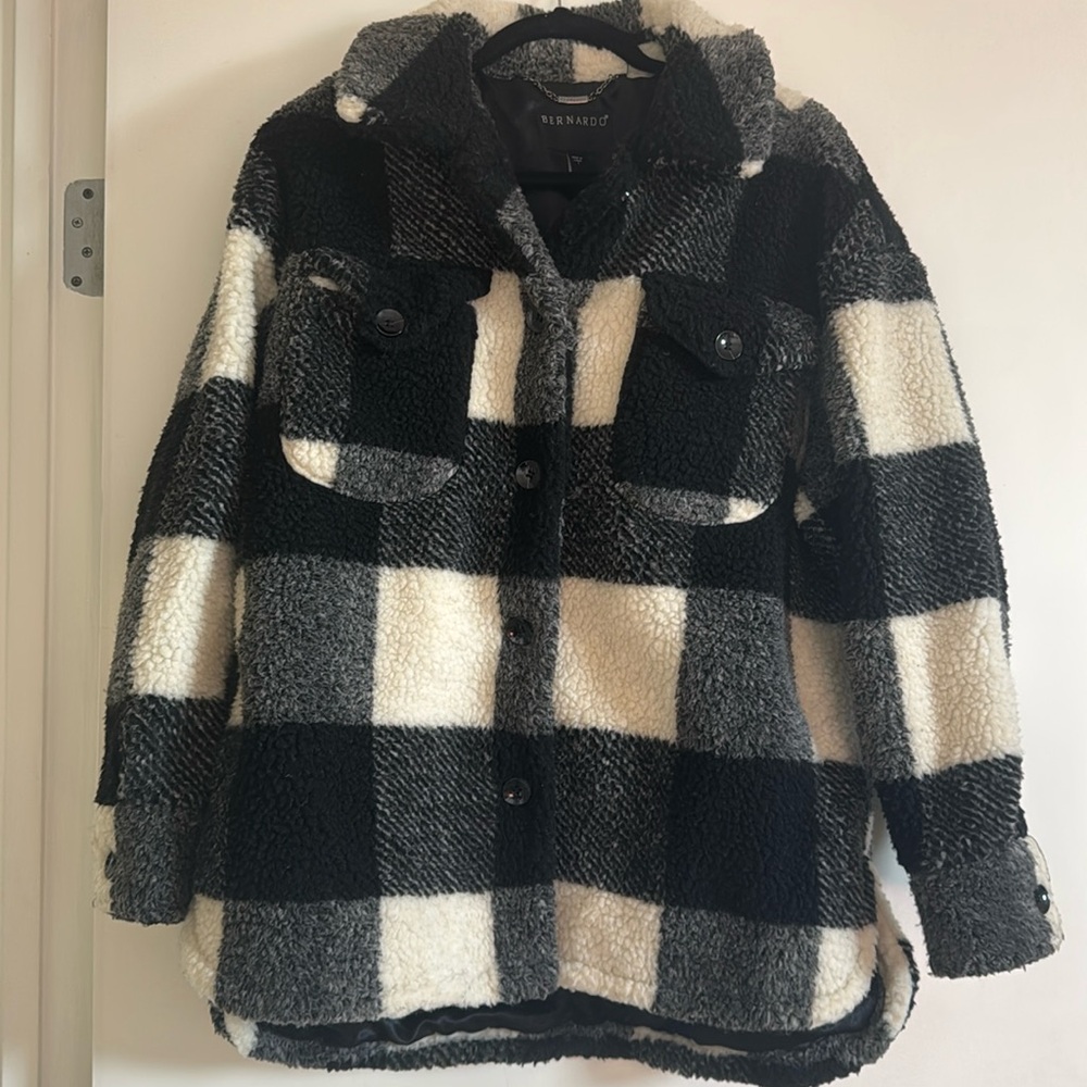 Thick Black and cream Plaid Sherpa Jacket size L